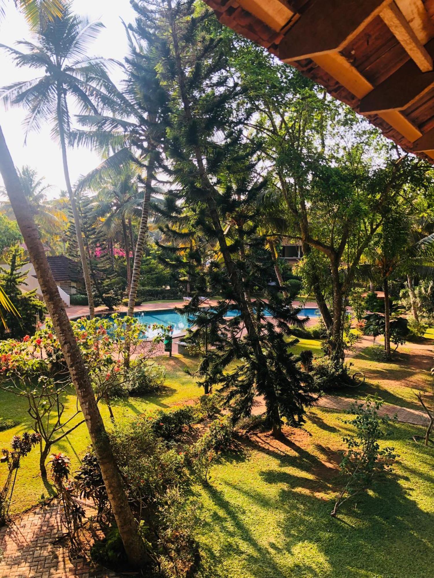 Abad Harmonia Ayurvedic Beach Resort Kovalam Kültér fotó