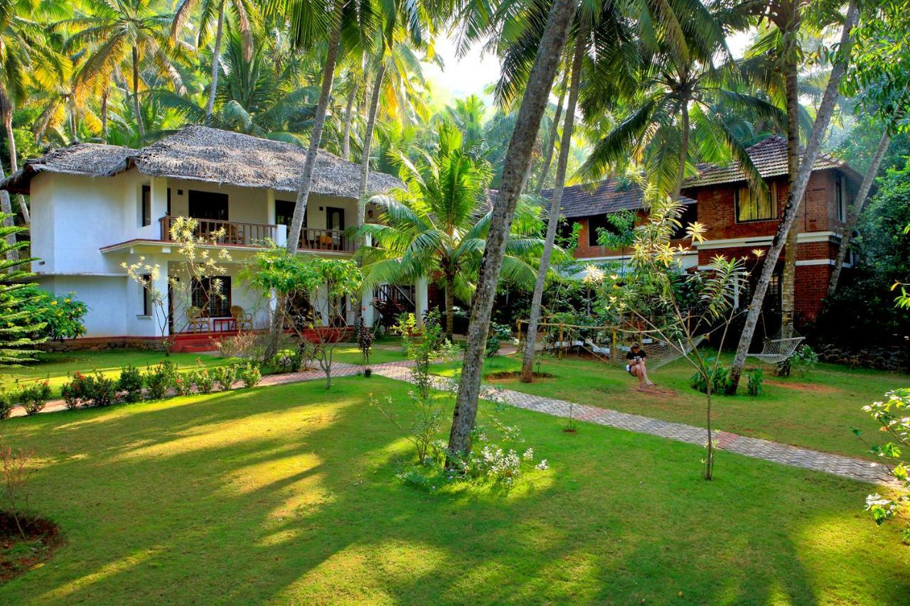 Abad Harmonia Ayurvedic Beach Resort Kovalam Kültér fotó